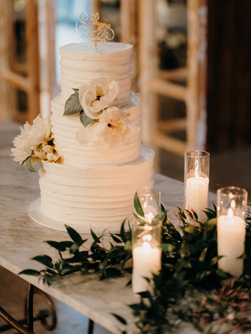 wedding cake table styling